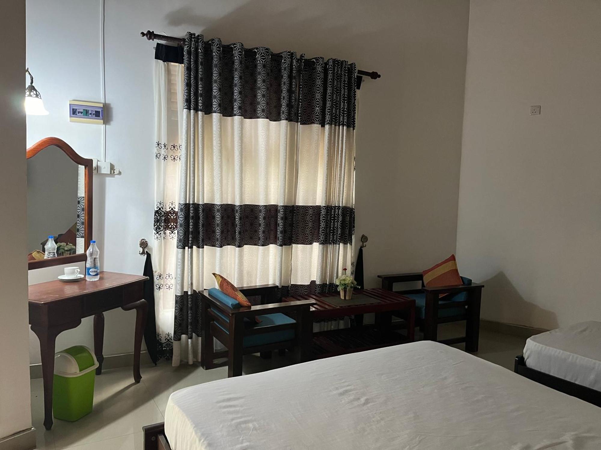 Royal Green Garden - Puttalam Bilik gambar